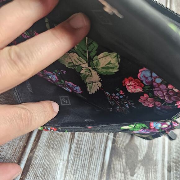 Vera bradley quilted black floral zipper wallet fabric RFID - Picture 6 of 7